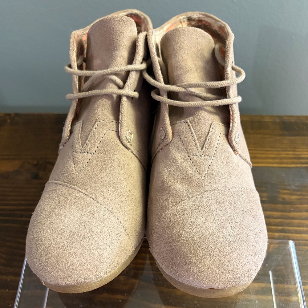 TOMS Desert Suede Wedge Ankle Booties Women’s Size 10 Tan. - Picture 8 of 10